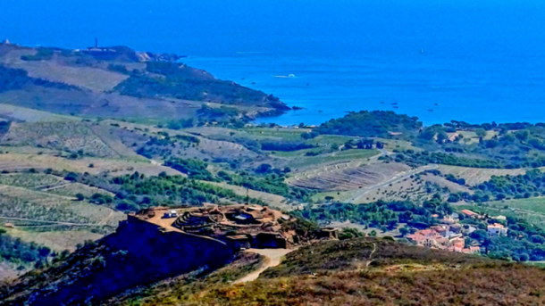 DE BANYULS-SUR-MER A LA TORRE DE MADELOC